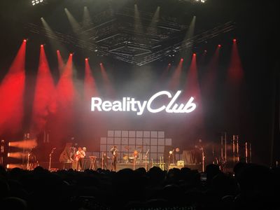 Meriah! Reality Club Jadi Pembuka Konser NIKI Hari Kedua di Jakarta