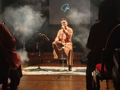 Barsena Bestandhi Hadirkan Mini Konser Format Sesi Curhat di Ruang Barbagi 4.0 dengan Lagu Emosional