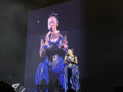 Yura Yunita Meriahkan Konser Here I Am , Bawakan Lagu Lawas Rossa Kini