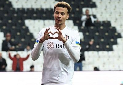Dele Alli Curhat Kisah Pilu Masa Kecilnya, Dilecehkan hingga Digantung di Jembatan pada Usia 8 Tahun