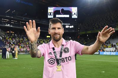 Lionel Messi Koleksi 44 Trofi, Cristiano Ronaldo Bisa Ngejar Gak Nih?