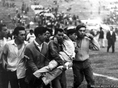 Tragedi Estadio Nacional Peru, Insiden Terburuk dalam Sejarah Sepak Bola yang Dipicu oleh Keputusan Wasit!