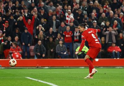 Darwin Nunez si Suka Bikin Repot Diri Sendiri : Sudah Berhadapan dengan Gawang Kosong Masih Gagal Cetak Gol!