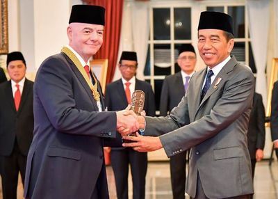 Gianni Terima Penghargaan dari Presiden Jokowi, Berperan Penting dalam Perkembangan Sepak Bola Indonesia