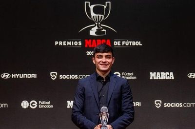 Wonderkid Barcelona Pedri Raih Penghargaan Favorit Penggemar 2023 2023