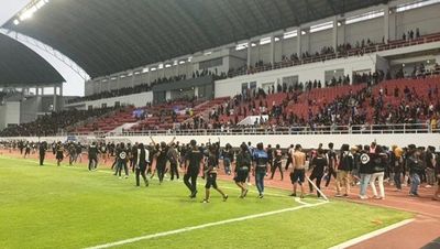 10 Daftar Kericuhan Telah Terjadi di Liga 1 2023 2024, Terbaru Pada Laga PSIS Semarang vs PSS Sleman