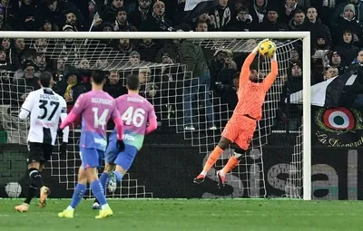 Mike Maignan Berjuang Melawan Rasisme, Pertandingan Udinese Vs AC Milan Hampir Tak Dilanjutkan