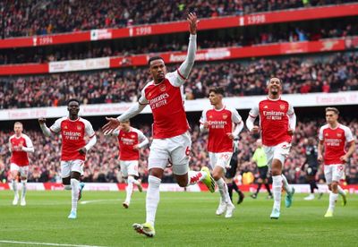 Kepalanya Dilempar Bola Sama Haaland, Gabriel Magalhaes Ngaku Tak Ada Masalah
