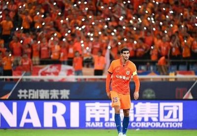 Eks Pemain Manchester United Marouane Fellaini Resmi Pensiun dari Sepak Bola Profesional