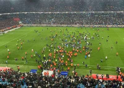 Trabzonspor dan Fenerbahce Disanksi Buntut Insiden Kerusuhan di Liga Super Turki, Didenda Rp1,5 M!