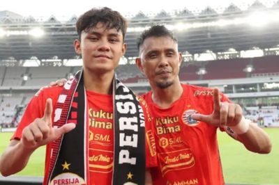 Potret Momen Langka, Ayah dan Anak Bertanding Bersama di Laga Persija Vs PSIS BRI Liga 1