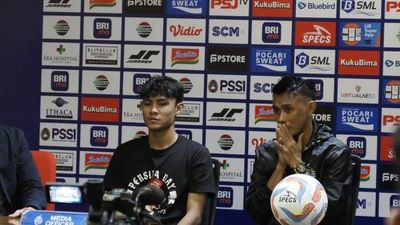 Maman Abdurrahman Bahagia, Impiannya Tercapai Bermain Satu Lapangan Bersama Anaknya!