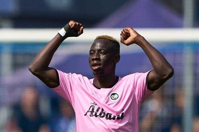 Tampil Apik bersama Feyenoord Musim Lalu, Liverpool Tertarik Datangkan Yakunba Minteh dari Newcastle