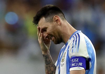 Gagal Penalti, Lionel Messi Setia Banget sama Cristiano Ronaldo