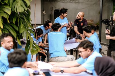 Keseruan Pelatih Manchaster City Selama di Bandung Melatih Anak Muda Curi Perhatian