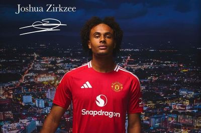 Manchester United Resmi Perkenalkan Striker Anyar Mereka, Joshua Zirkzee