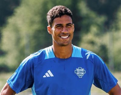Dihantam Cedera Bertubi-tubi, Raphael Varane Berniat Untuk Pensiun Dini