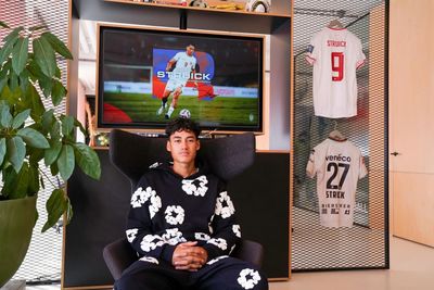 Efek Domino Transfer Rafael Struick: Instagram Brisbane Roar Banjir Followers!