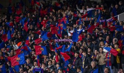 UEFA Melarang Fans Barcelona Nonton Langsung Laga Tandang Liga Champions karena Rasisme