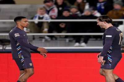 Berhasil Cetak Gol Indah ke Gawang Finlandia, Trent Alexander Arnold Dapat Sejumlah Uang dari Jack Grealish