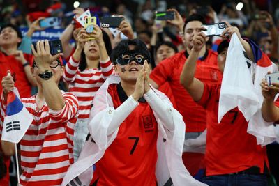 Shin Tae-yong Tersentuh, Ribuan Warga Korea Selatan Dukung Timnas Indonesia Lawan Jepang di GBK