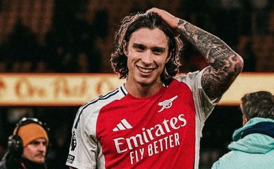 Kenapa Arsenal Habiskan Rp 850 Miliar untuk Riccardo Calafiori yang Jarang Jadi Starter?