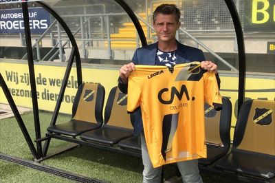 Media Belanda Sebut Frank van Kempen Akan Jadi Asisten Gerald Vanenburg di Timnas Indonesia U23
