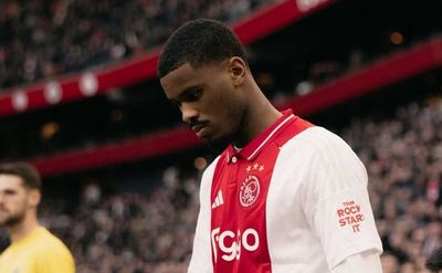 Arsenal Pertimbangkan Jorrel Hato untuk Perombakan di Lini Belakang