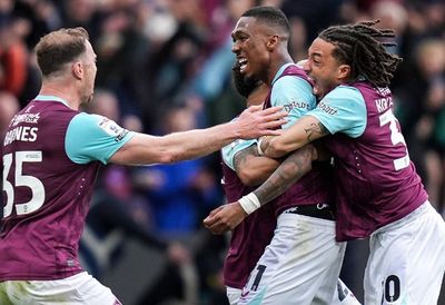 Usai Mengunci Tiket Premier League, Leeds United dan Burnley Bersaing Merebut Gelar Juara