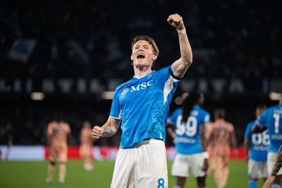 Romansa Fans Napoli Terhadap McTominay: Dari Gambar Tato Hingga Penghormatan Seperti Diego Maradona