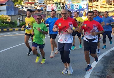 Berkunjung ke Jayapura, Sandiaga Uno Sempatkan Lari Pagi Bersama Warga