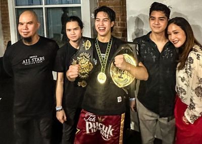 El Rumi Menang Tinju Lawan Jefri Nichol di Superstar Knockout, Menpora Dito Serahkan Sabuk Kemenangan