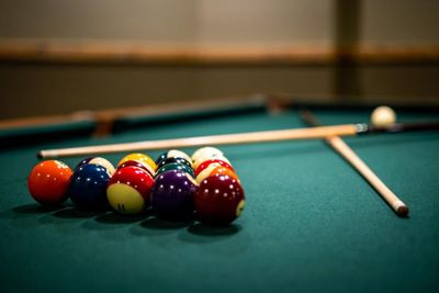 Peraturan Billiard Bola 15: Cara Bermain, Jenis Bola, Sistem Pelanggaran, dan Sistem Break Terlengkap