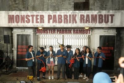 Sinopsis Monster Pabrik Rambut Bertema Horor Fantasi, yang Dibintangi Iqbaal Ramadhan 