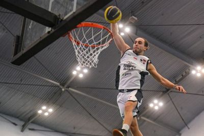 Dunking Devils Tampilkan Akrobatik Basket Spektakuler di It s His Her Day