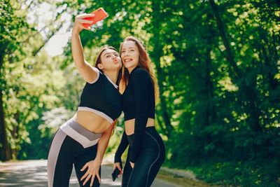 5 Olahraga Terbaik yang Bisa Dinikmati Bareng Bestie Kalian
