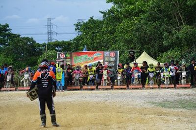 Meriahkan Pesta Rakyat, Ratusan Crosser Berlomba di Kejuaraan Motocross di Sidrap