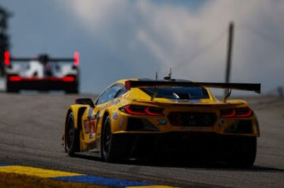 Momen Kocak Daytona 24 Hours 2025: Kesal Dipecundangi BMW, Pembalap Chevrolet Lakukan Ini saat Balapan