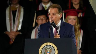 Nick Saban Dipercaya Pimpin Komisi Presiden untuk Reformasi Olahraga Kampus