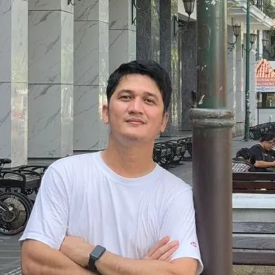 Victor Median - Single Flowers Miley Cyrus 'Meledak' di Spotify, Kalahkan Rekor Adele dan BTS