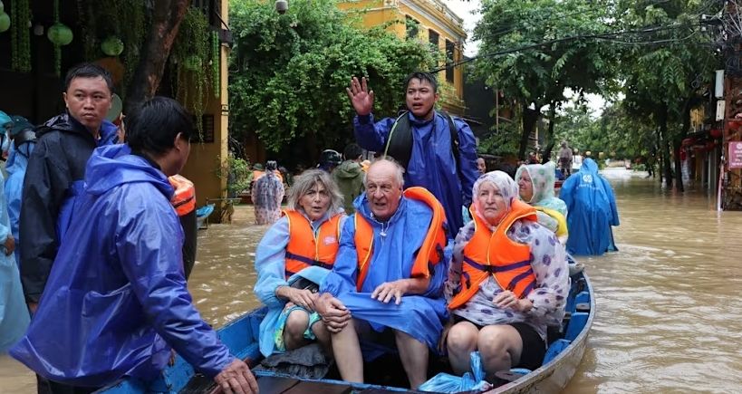 Banjir Besar di Vietnam Tengah Tewaskan 9 Orang, Ribuan Rumah Terendam