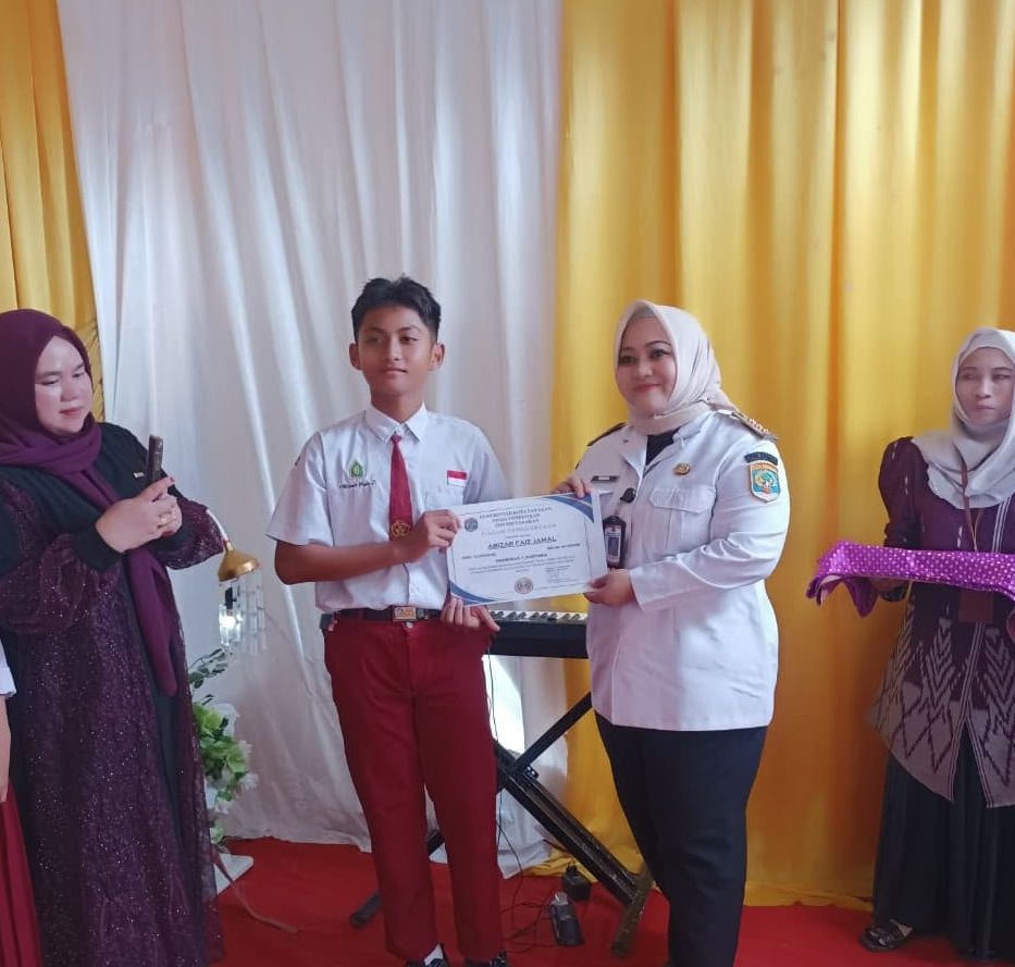 Camat Tarakan Utara Lepas Siswa Kelas VI SDN 050 Tarakan, Ajak Generasi Muda Terus Bermimpi Besar