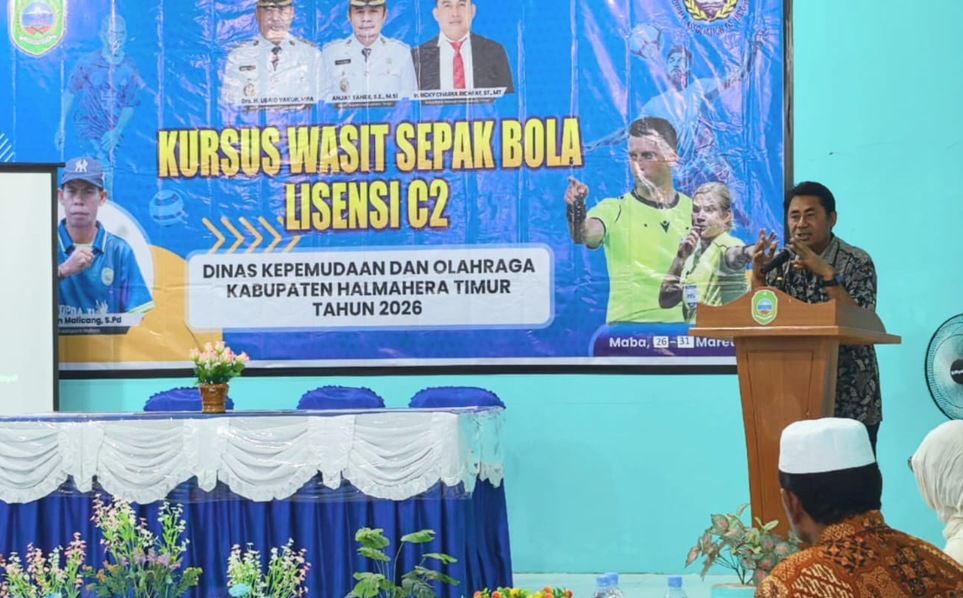 Bupati Ubaid Yakub Resmi Buka Kursus Wasit Sepak Bola Lisensi C2 di Halmahera Timur