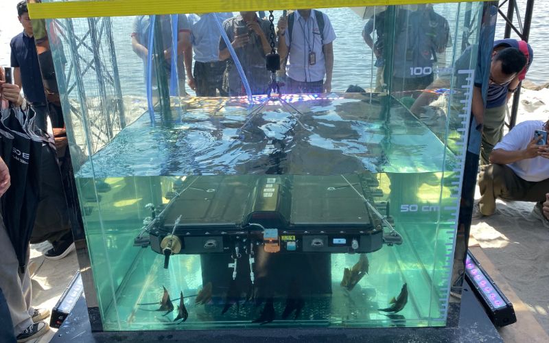 Baterai Chery Tiggo 8 CSH Diuji secara Ekstrem dengan Direndam Pakai Air Laut Selama 48 Jam!