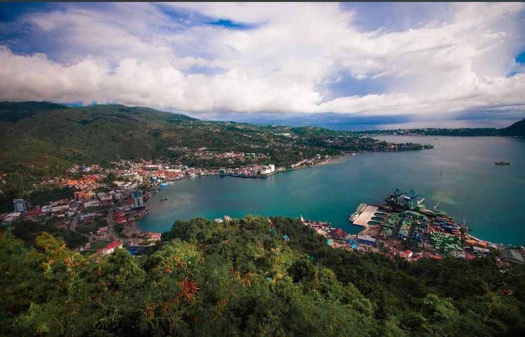 13 Tempat Wisata di Jayapura Paling Populer, Pesonanya Bikin Susah Move On!
