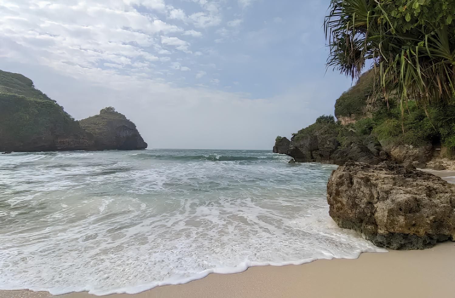 Belum Banyak yang Tahu! Ini 5 Pantai Pasir Putih Tersembunyi di Gunung Kidul
