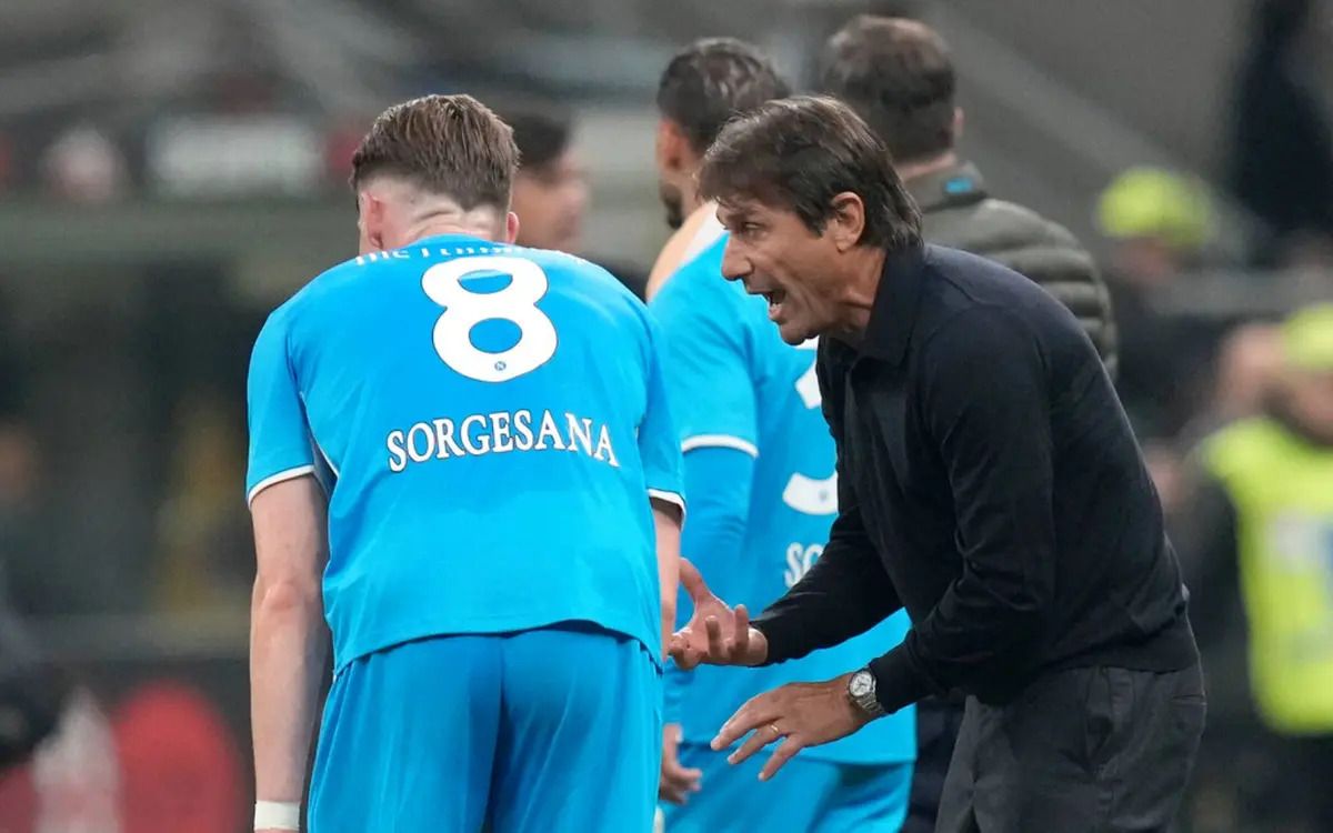 Rasmus Hojlund Cetak Gol Debut Untuk Napoli, Antonio Conte: Dia Prospek yang Bagus