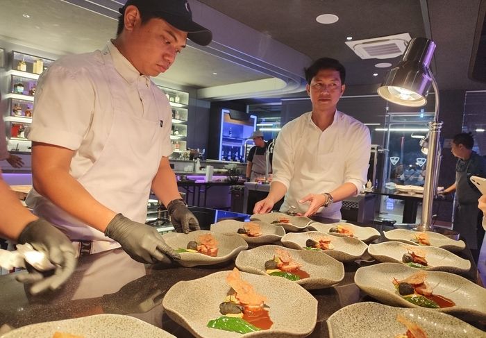 Menikmati Duel Chef Penuh Cita Rasa dalam Steak Wars di Ironwood