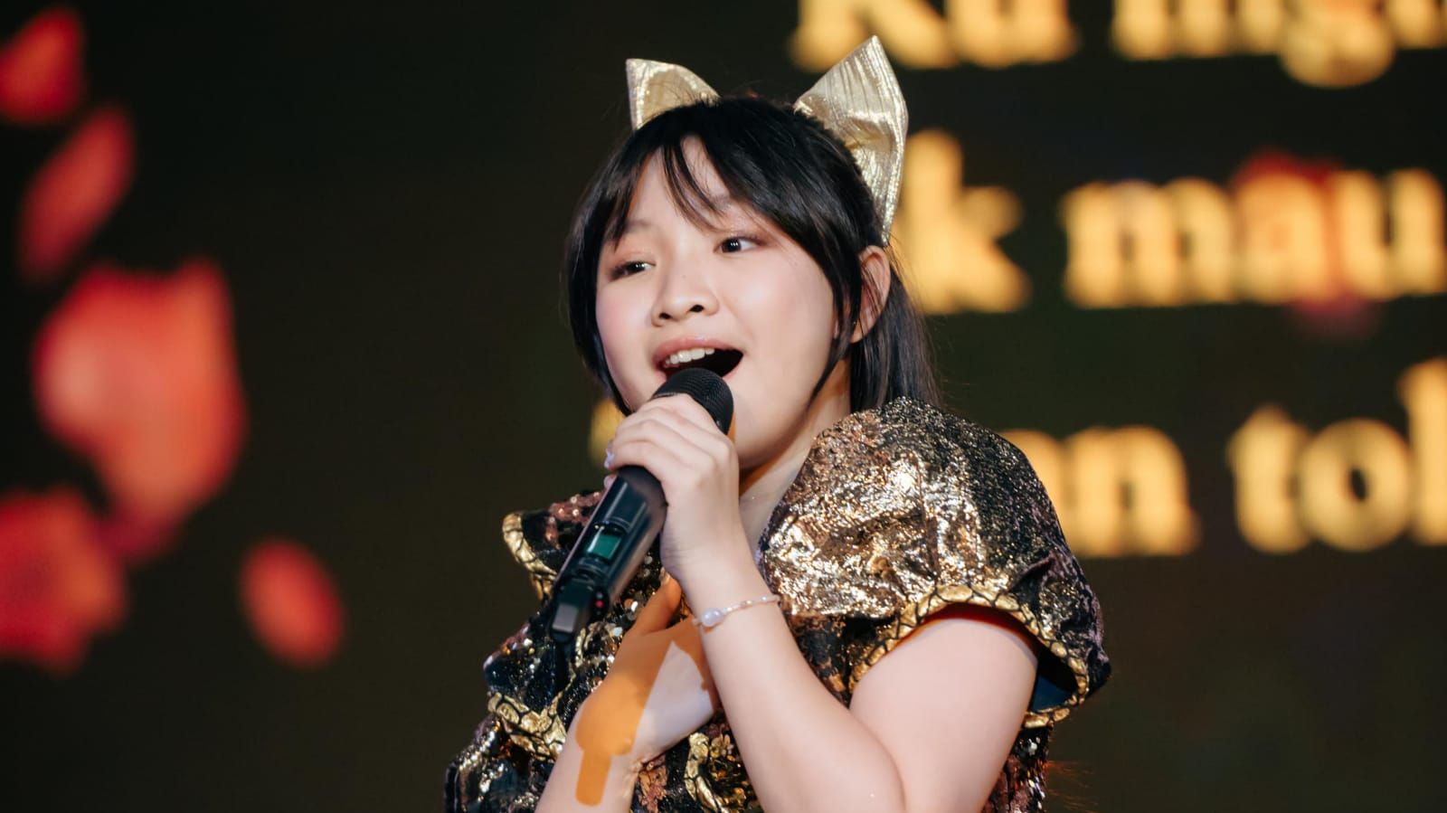 Etenia Croft Rilis Album Perdana Bersinar , Sebuah Karya yang Penuh Makna dan Emosi