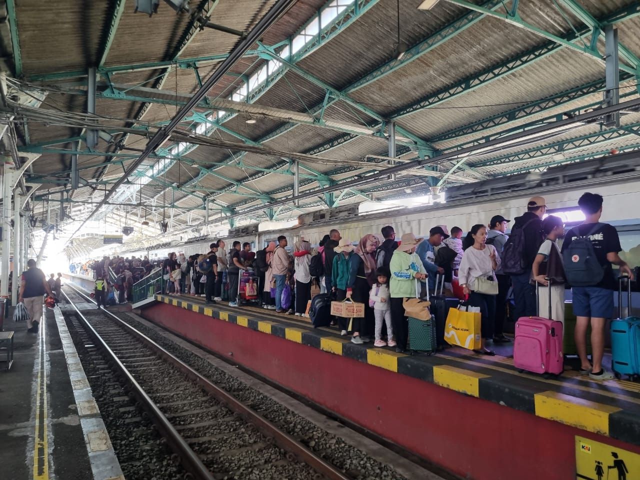 Jelang KAI Expo 2025, Daop 6 Berikan Diskon Tiket Kereta hingga 60 Persen, Cek Keretanya!